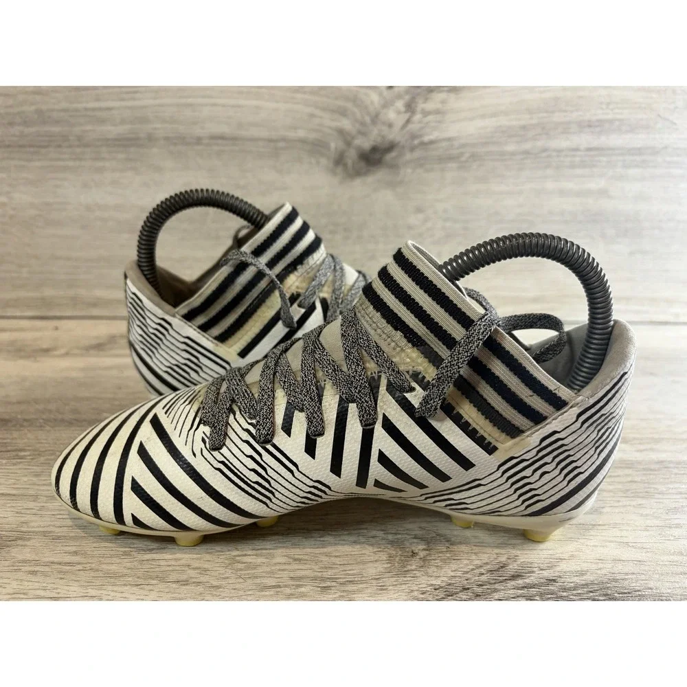 Adidas Nemeziz 17.3 FG J Black White Kids‎ Soccer Cleats S82426 Size 4 Athletic